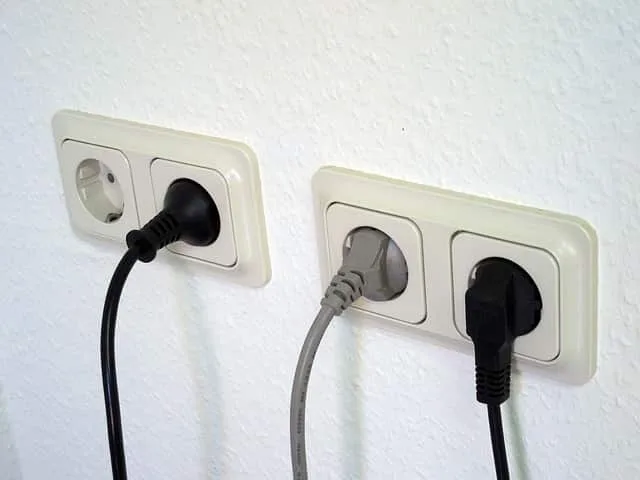 Use a Wall Socket or an Extension Cord to turn on laptop